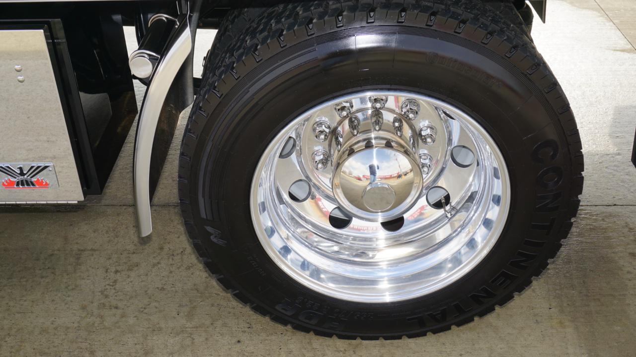 Freightliner M2 106 Plus  2026