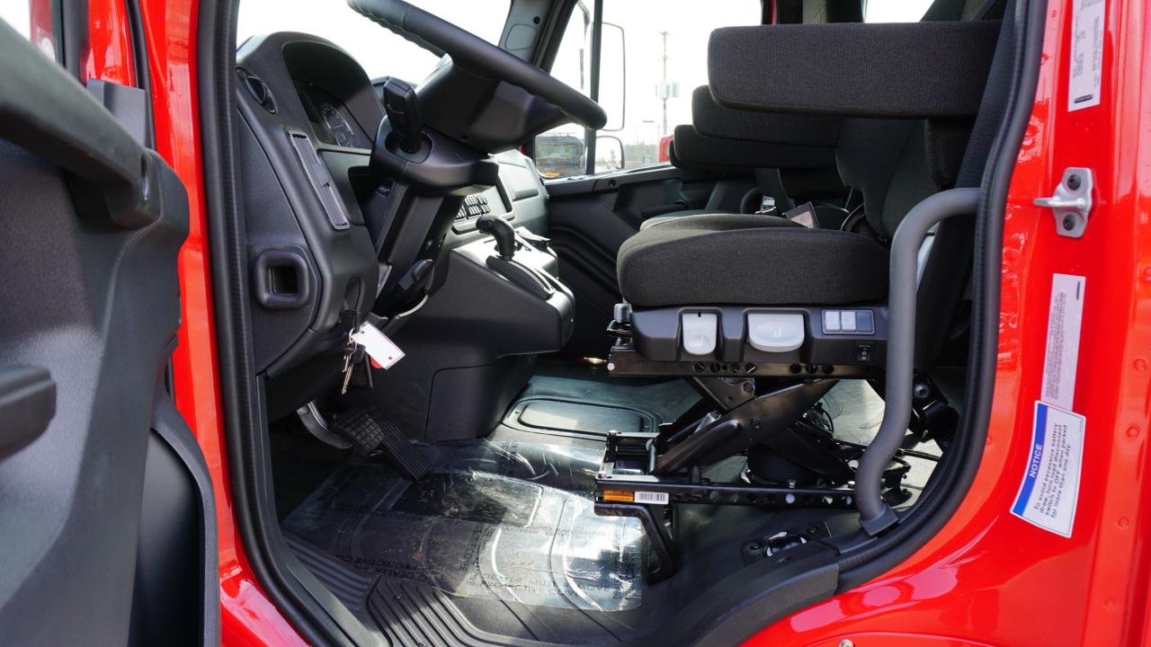 Freightliner M2 106 Plus  2026