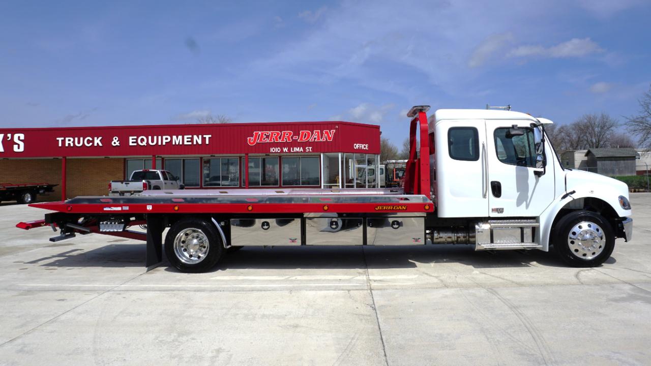 Freightliner M2 106 Plus  2026