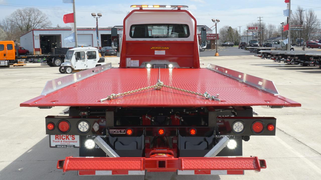 Freightliner M2 106 Plus  2026