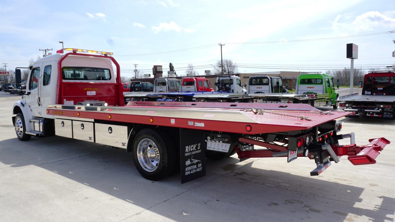 Freightliner M2 106 Plus  2026