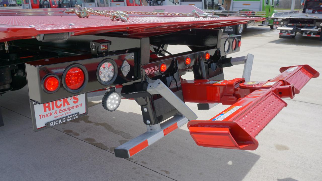 Freightliner M2 106 Plus  2026