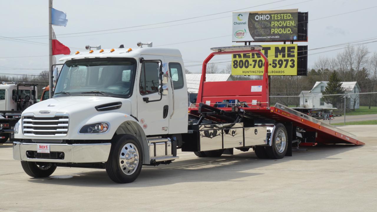 Freightliner M2 106 Plus  2026