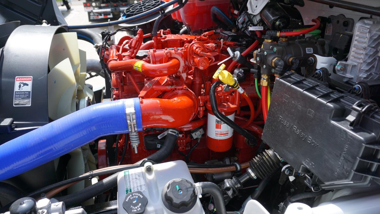 Freightliner M2 106 Plus  2026