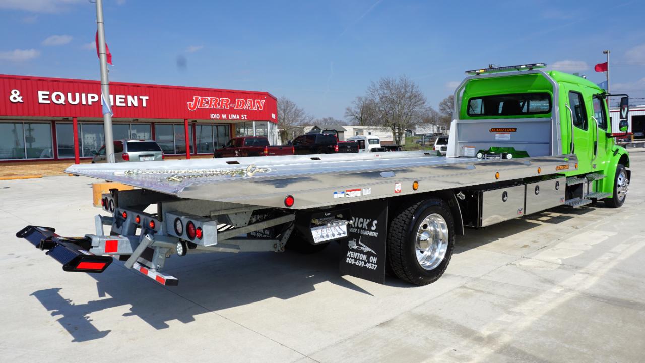 Freightliner M2 106 Plus  2026