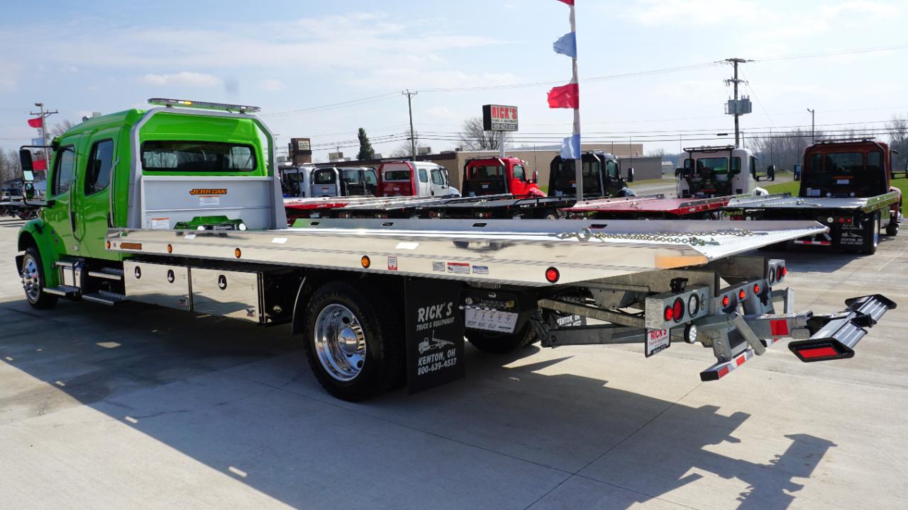 Freightliner M2 106 Plus  2026