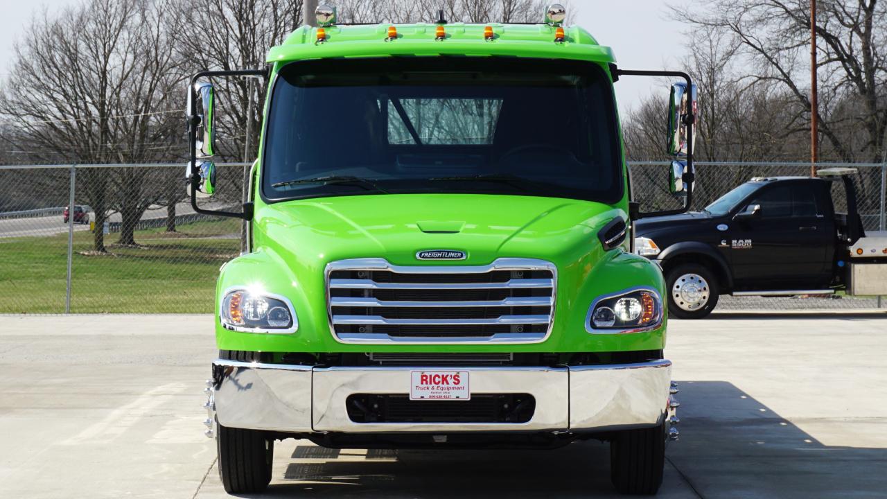 Freightliner M2 106 Plus  2026