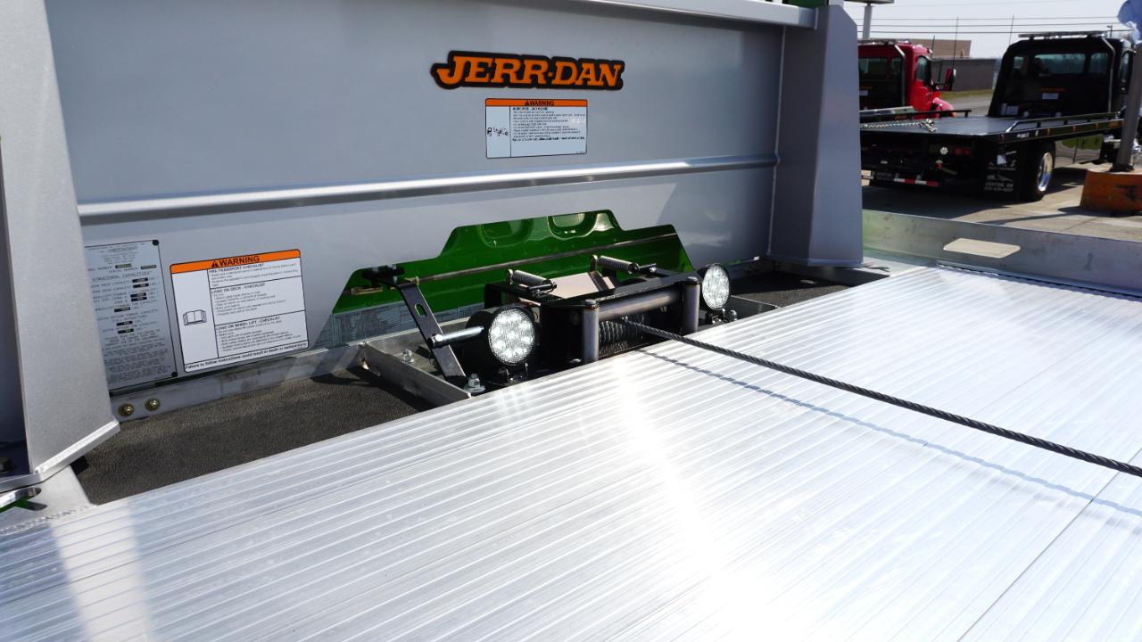 Freightliner M2 106 Plus  2026