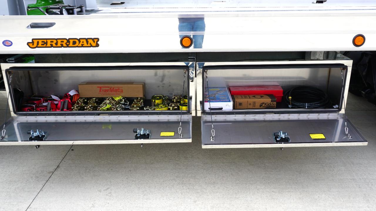 Freightliner M2 106 Plus  2026