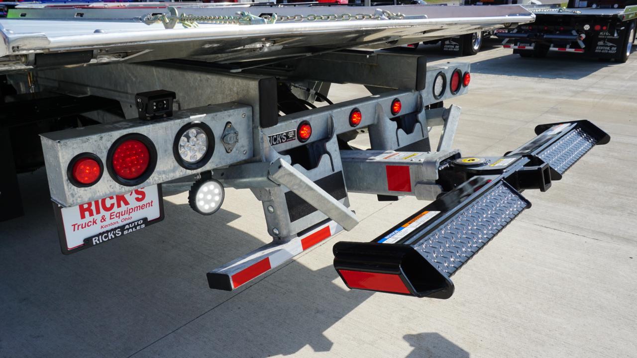 Freightliner M2 106 Plus  2026