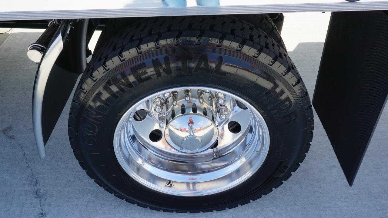 Freightliner M2 106 Plus  2026