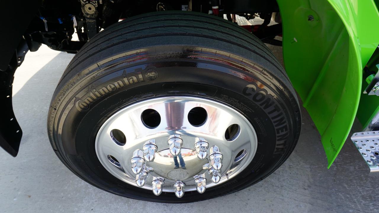 Freightliner M2 106 Plus  2026