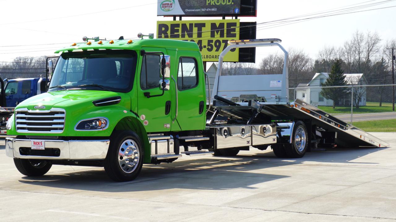 Freightliner M2 106 Plus  2026