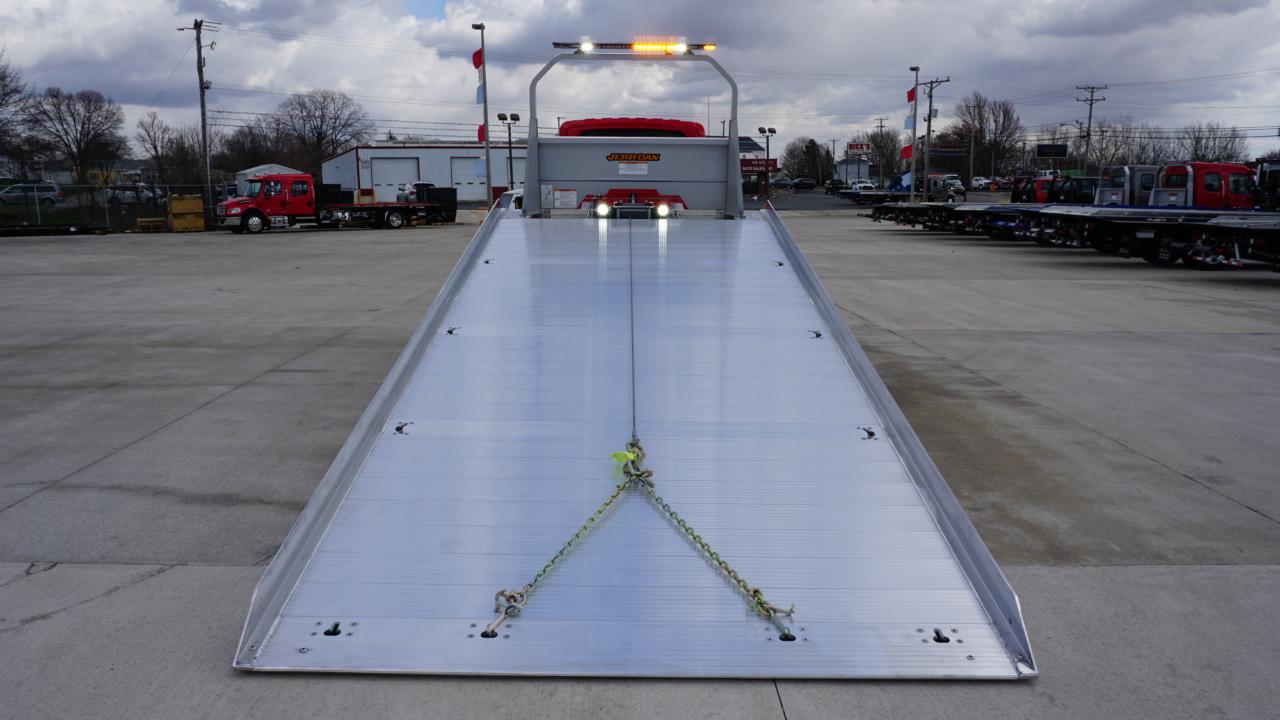 International MV607  2026