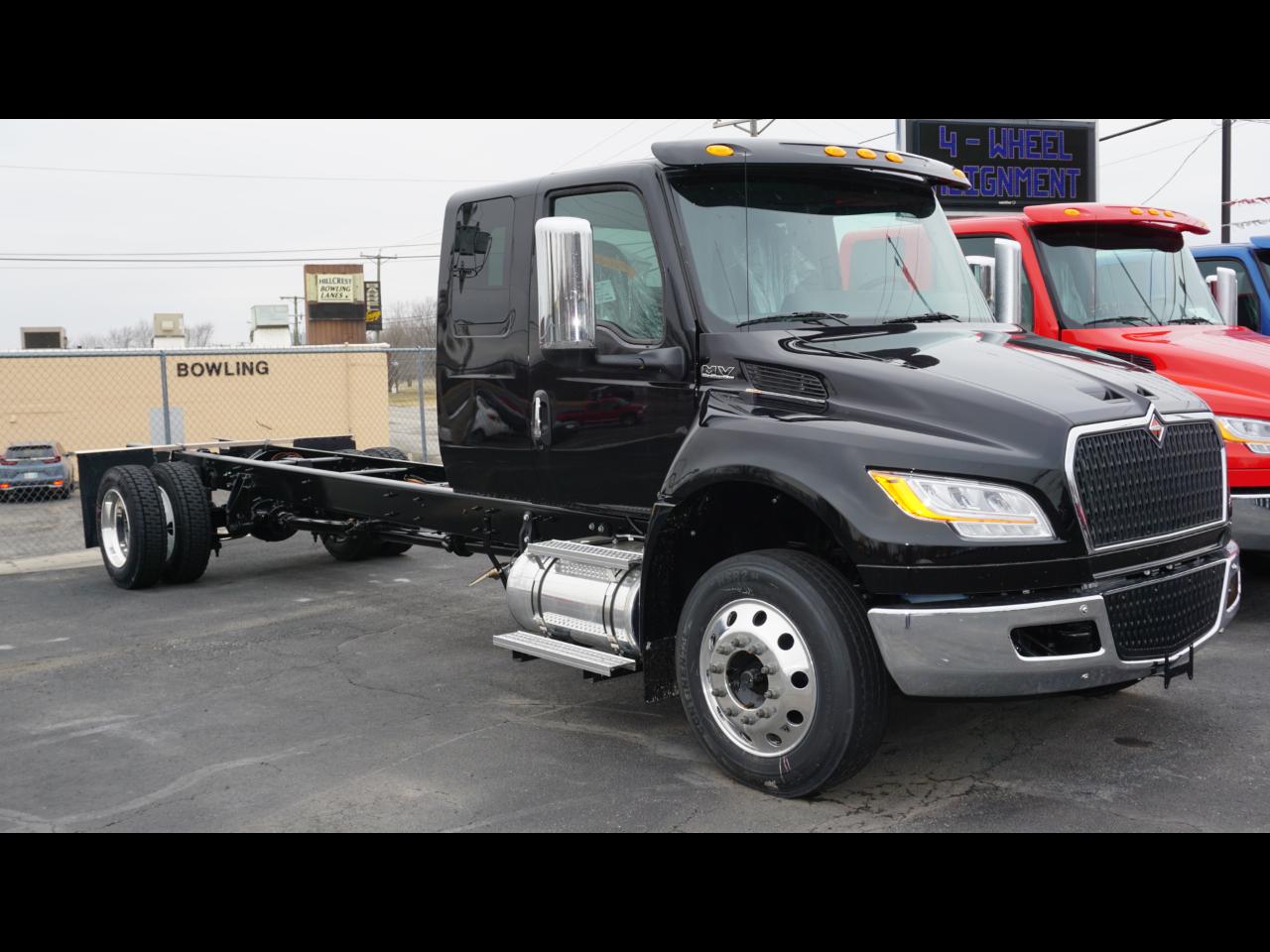 2026 International MV607 Ext Cab Jerrdan Side Puller / Stationary Pylon