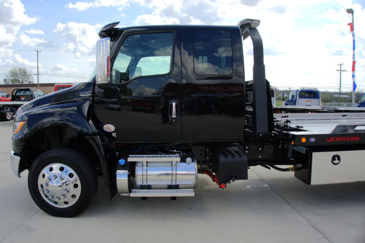 International MV607  2026