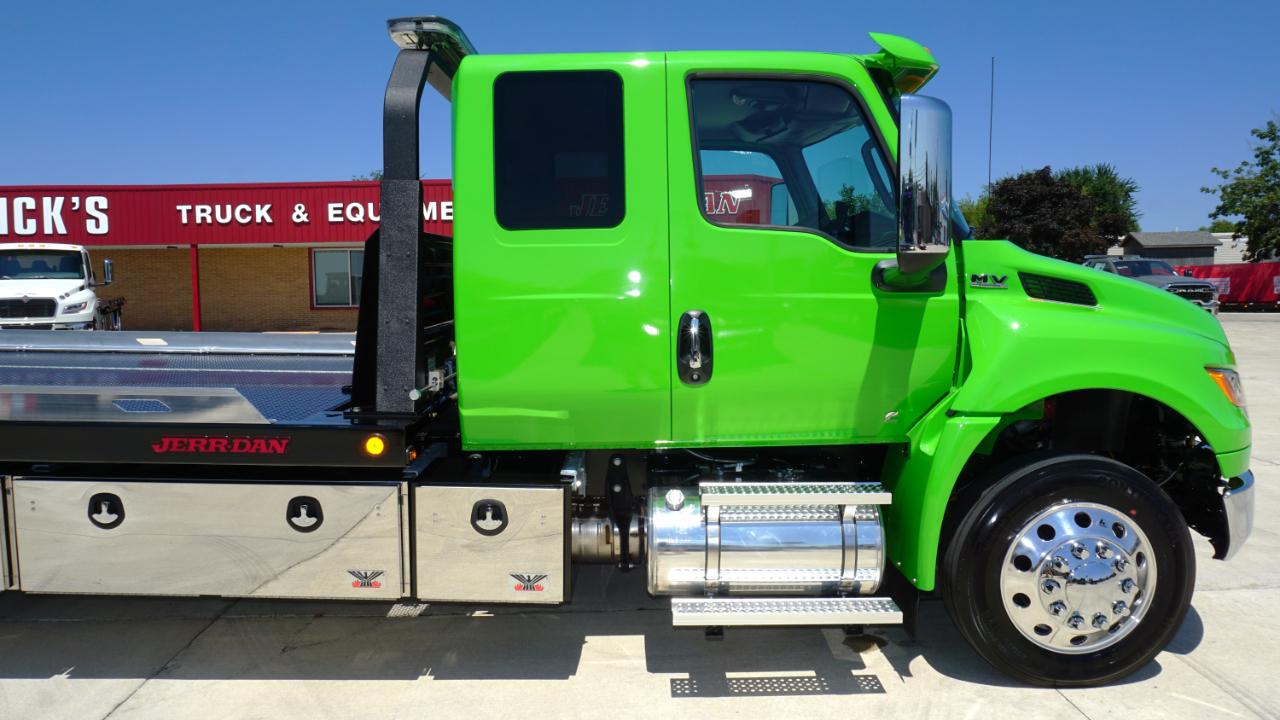 International MV607  2027