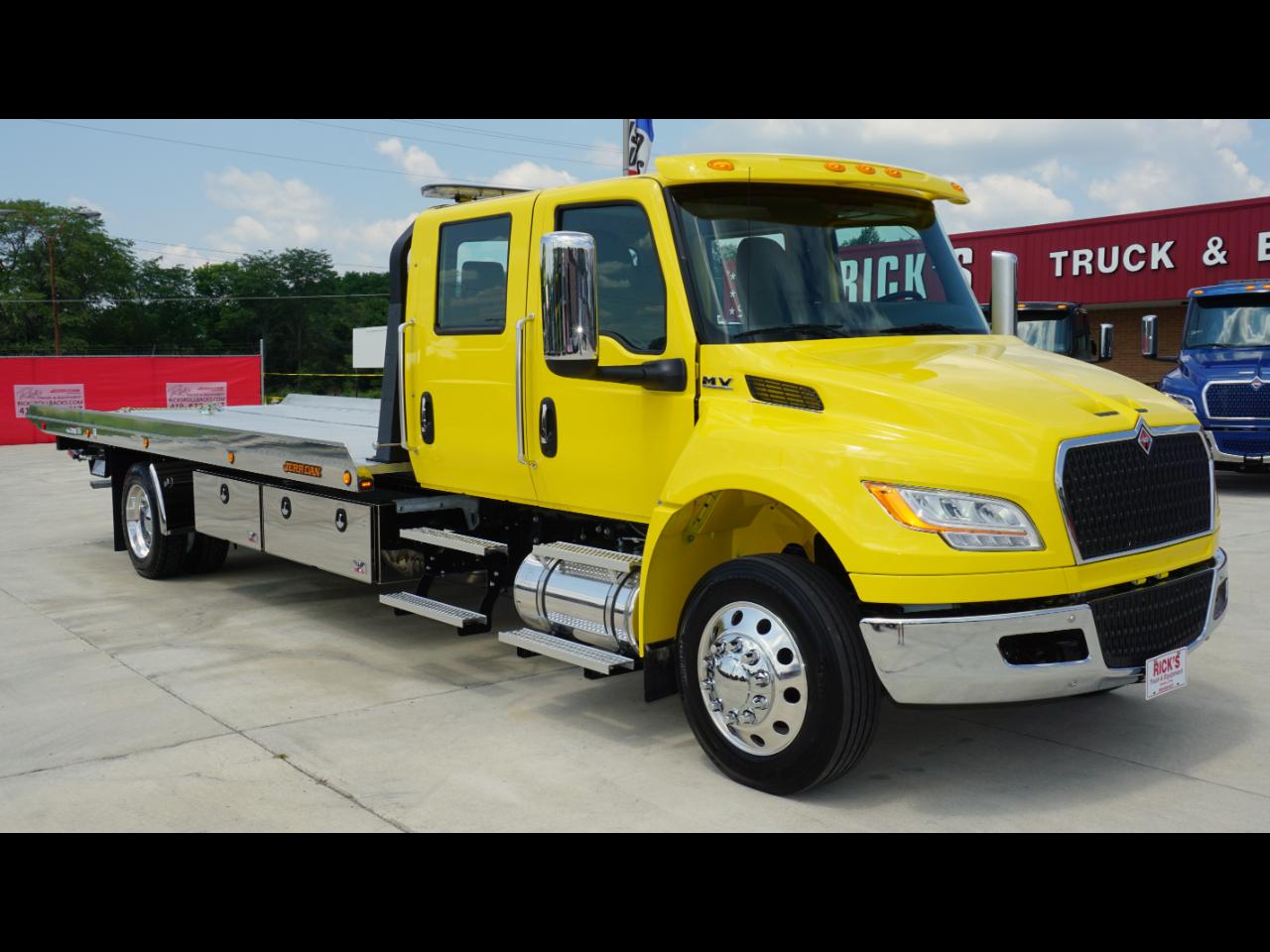 2027 International MV607 Crew Cab Jerrdan 22' Aluminum Rollback Carrier
