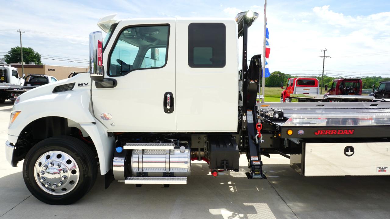 International MV607  2027