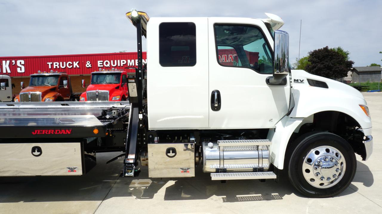 International MV607  2027
