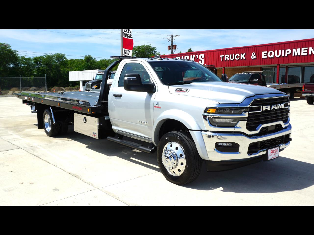 2026 RAM 5500 Big Horn 4X4 Reg Cab LWB DRW 205" WB's photo