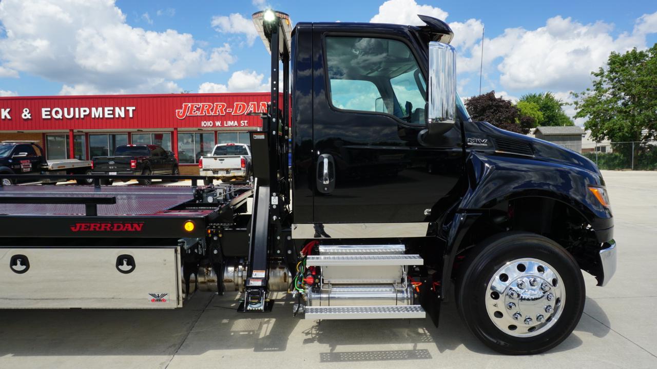 International MV607  2027