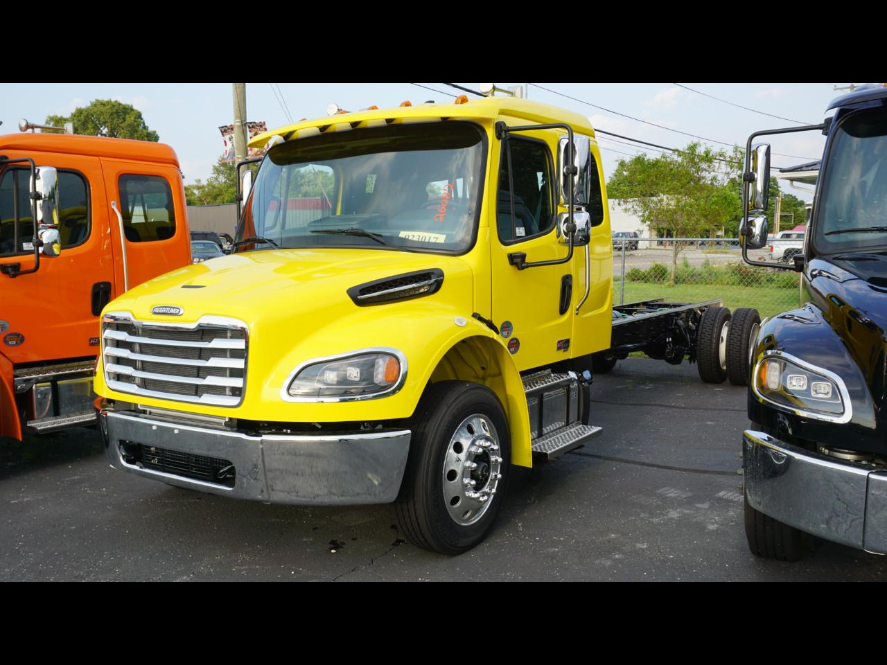 Freightliner M2 106 Plus  2027