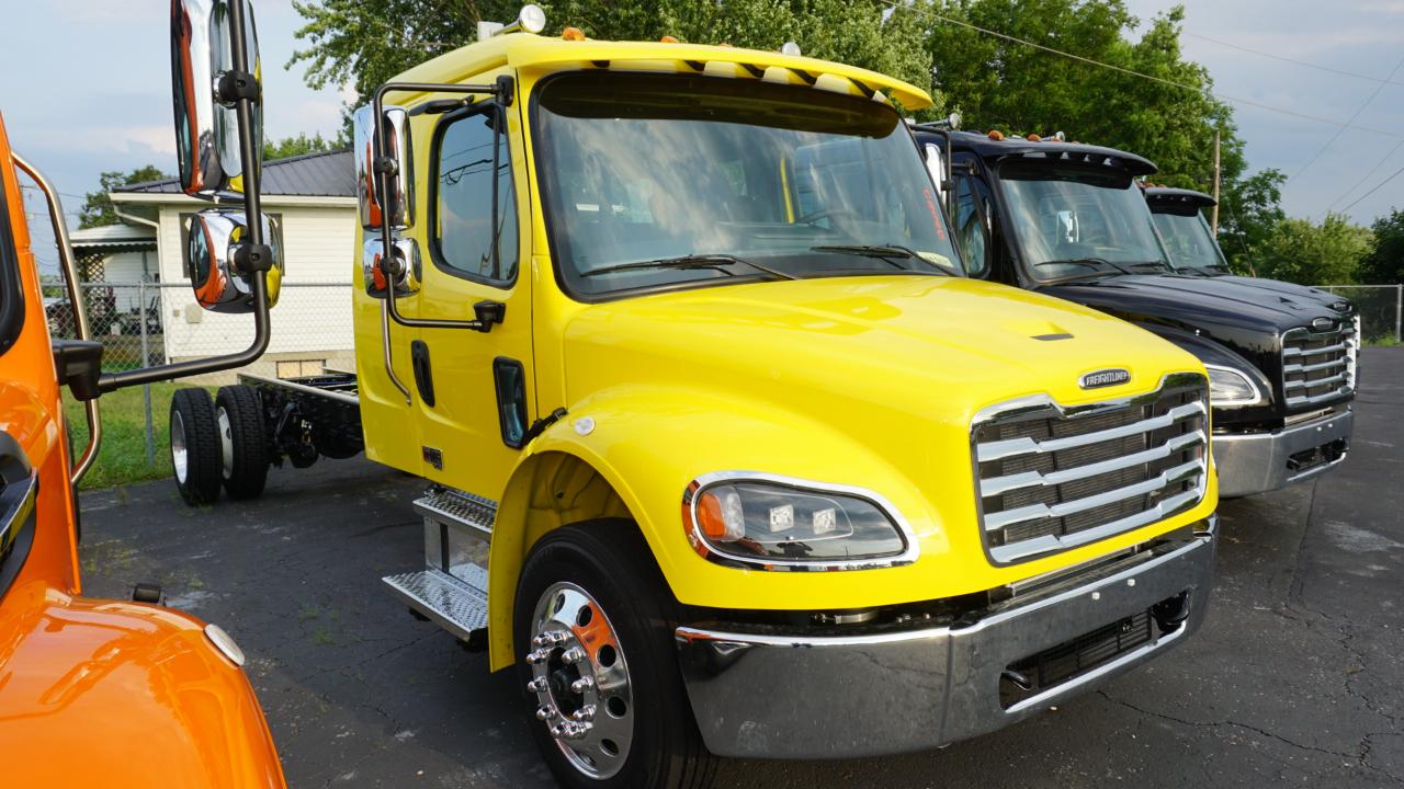 Freightliner M2 106 Plus  2027