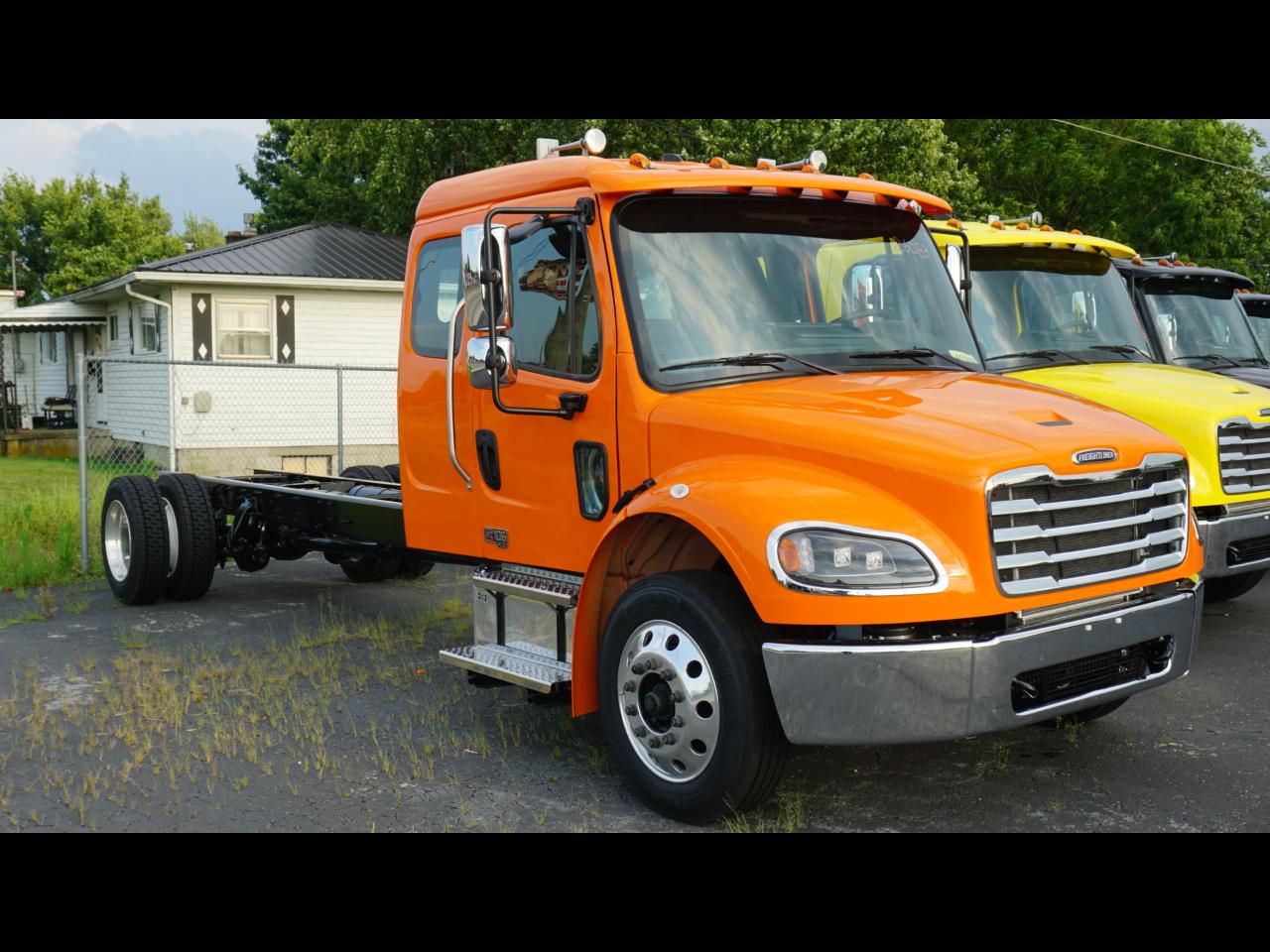 Freightliner M2 106 Plus  2027