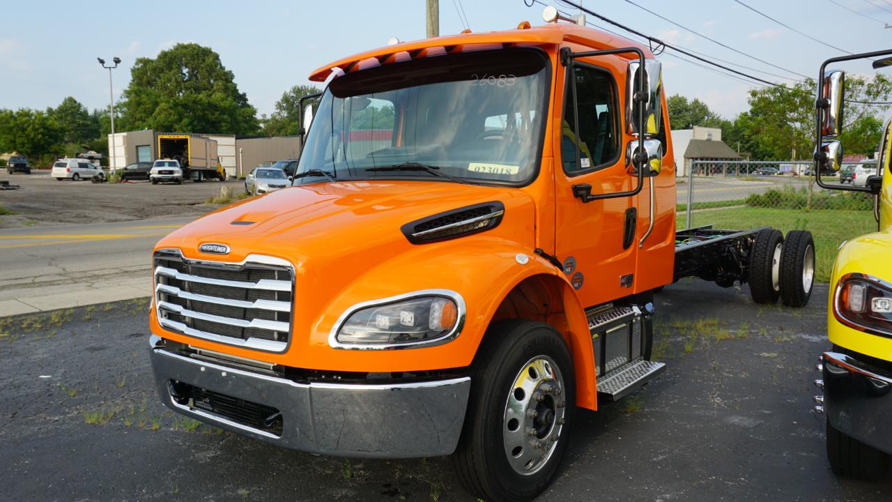 Freightliner M2 106 Plus  2027