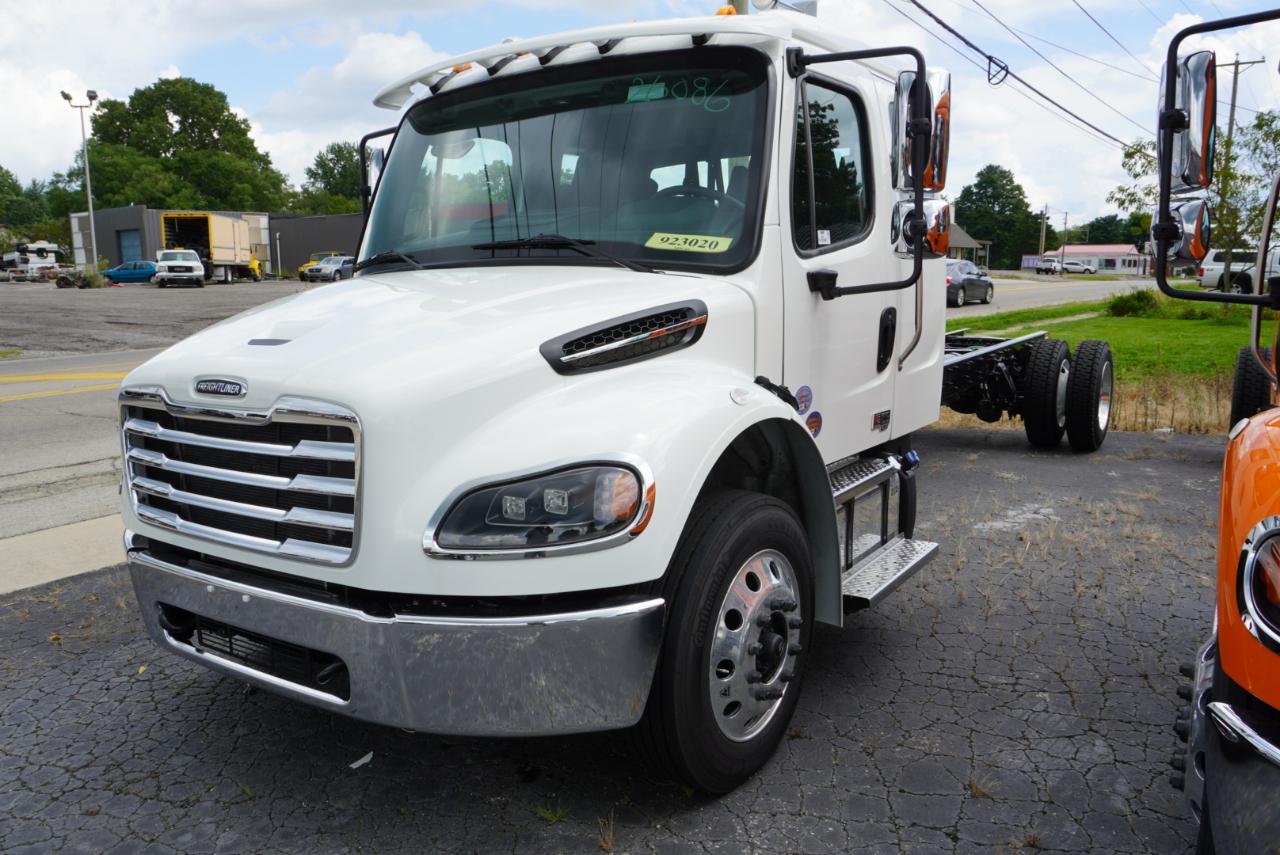 Freightliner M2 106 Plus  2027