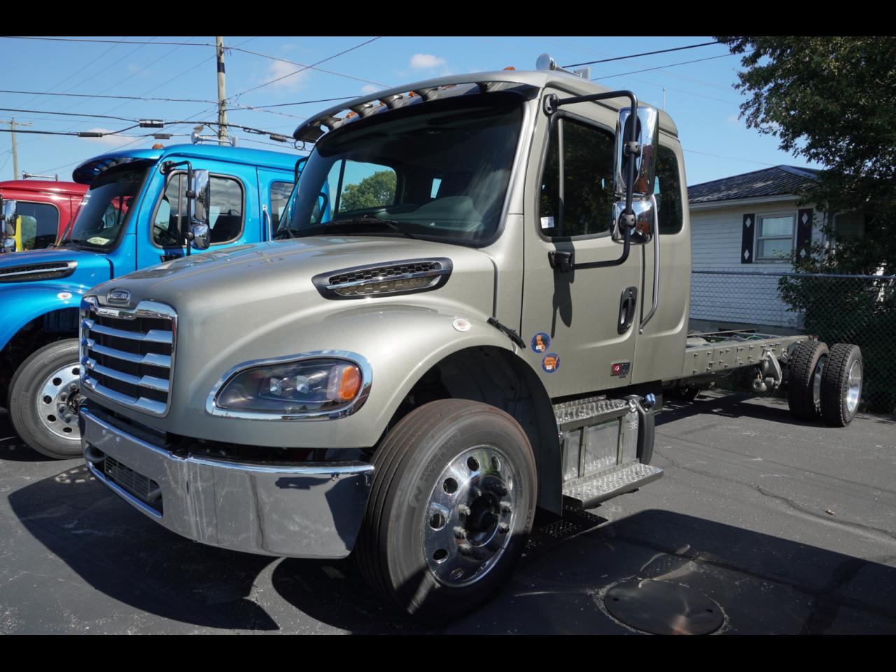 Freightliner M2 106 Plus  2027