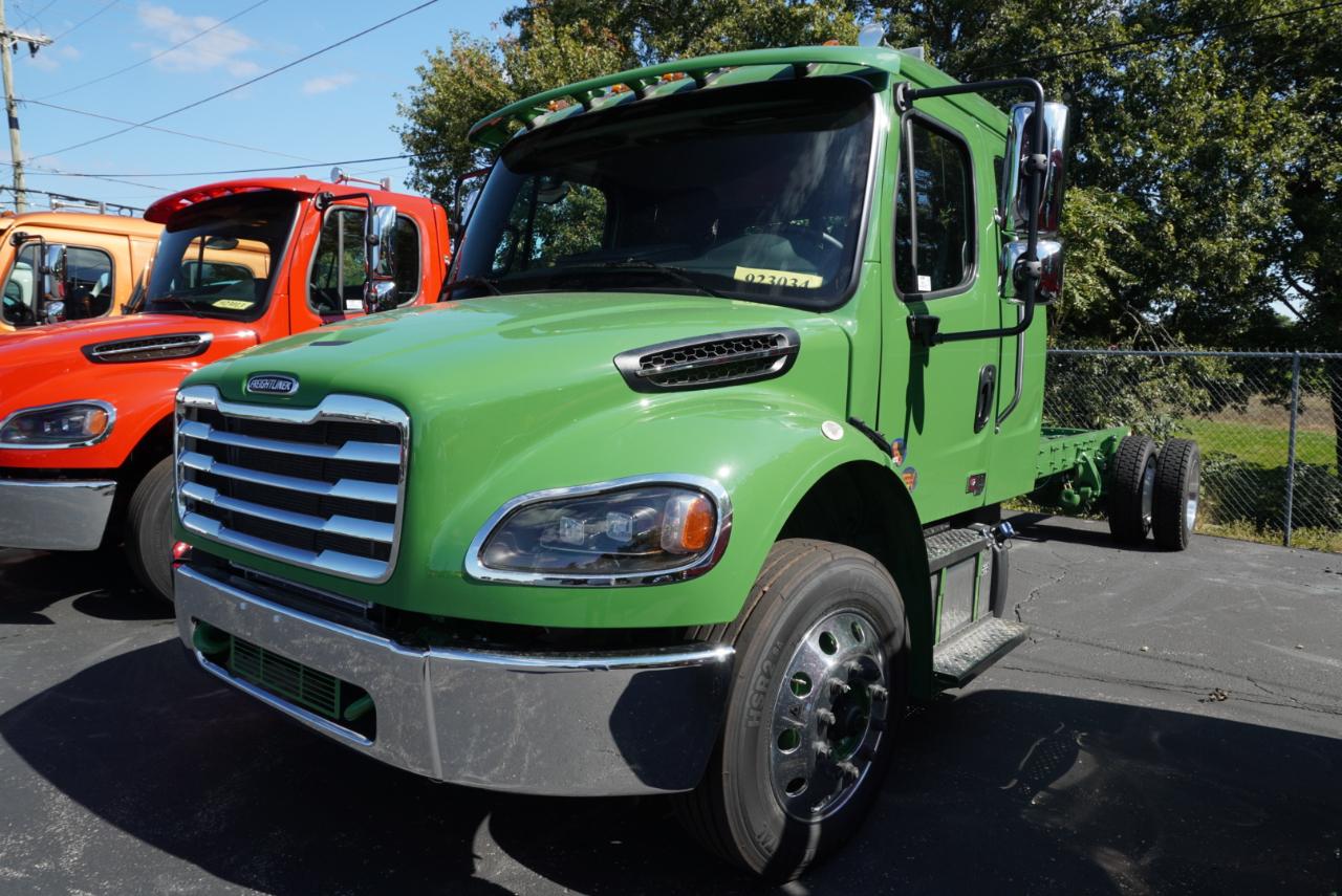 Freightliner M2 106 Plus  2027