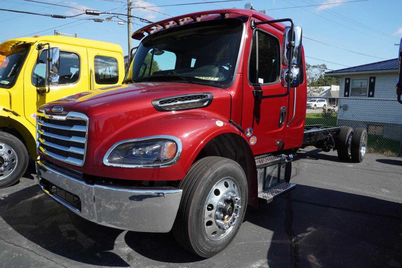 Freightliner M2 106 Plus  2027