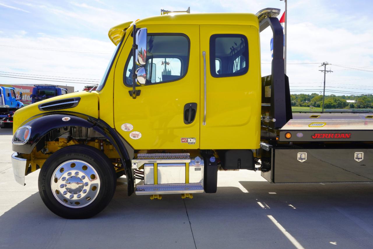 Freightliner M2 106 Plus  2027