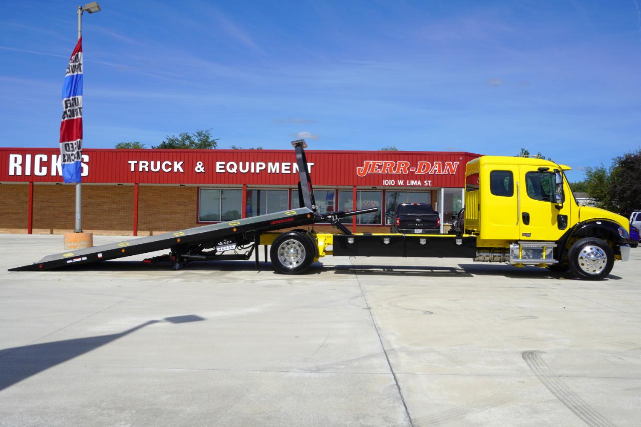 Freightliner M2 106 Plus  2027
