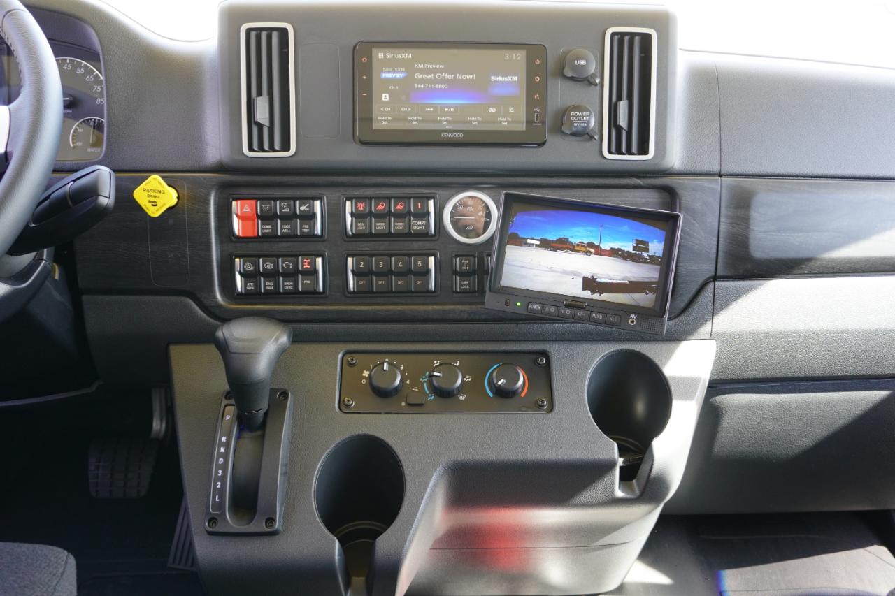 Freightliner M2 106 Plus  2027