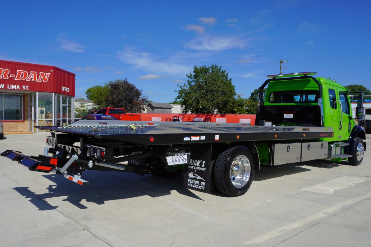 Freightliner M2 106 Plus  2027