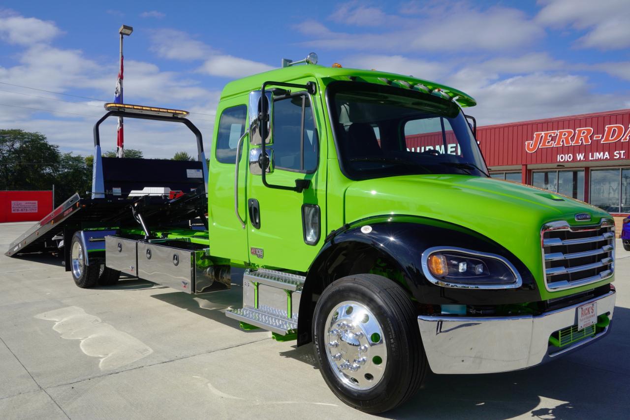 Freightliner M2 106 Plus  2027