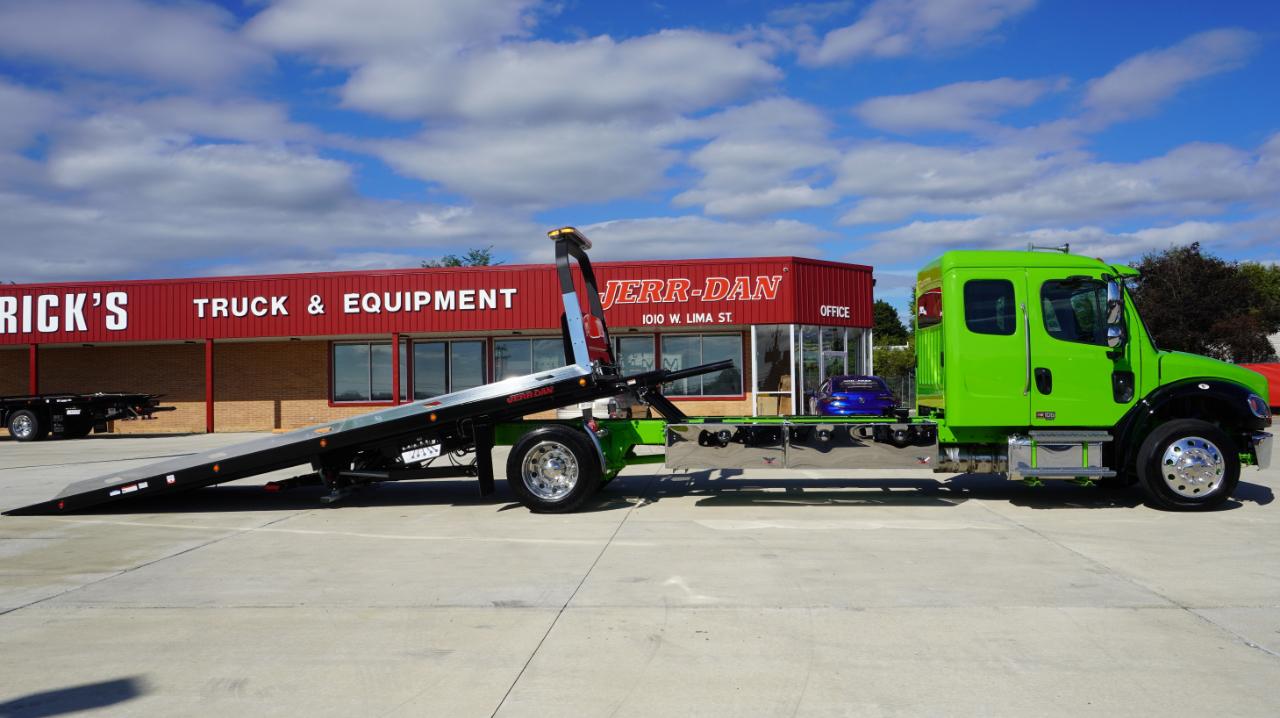 Freightliner M2 106 Plus  2027