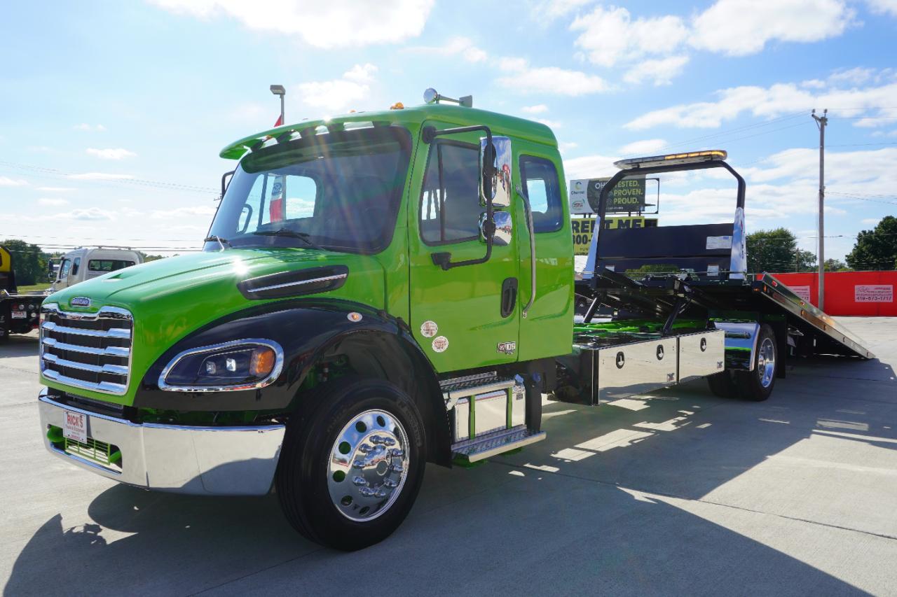 Freightliner M2 106 Plus  2027