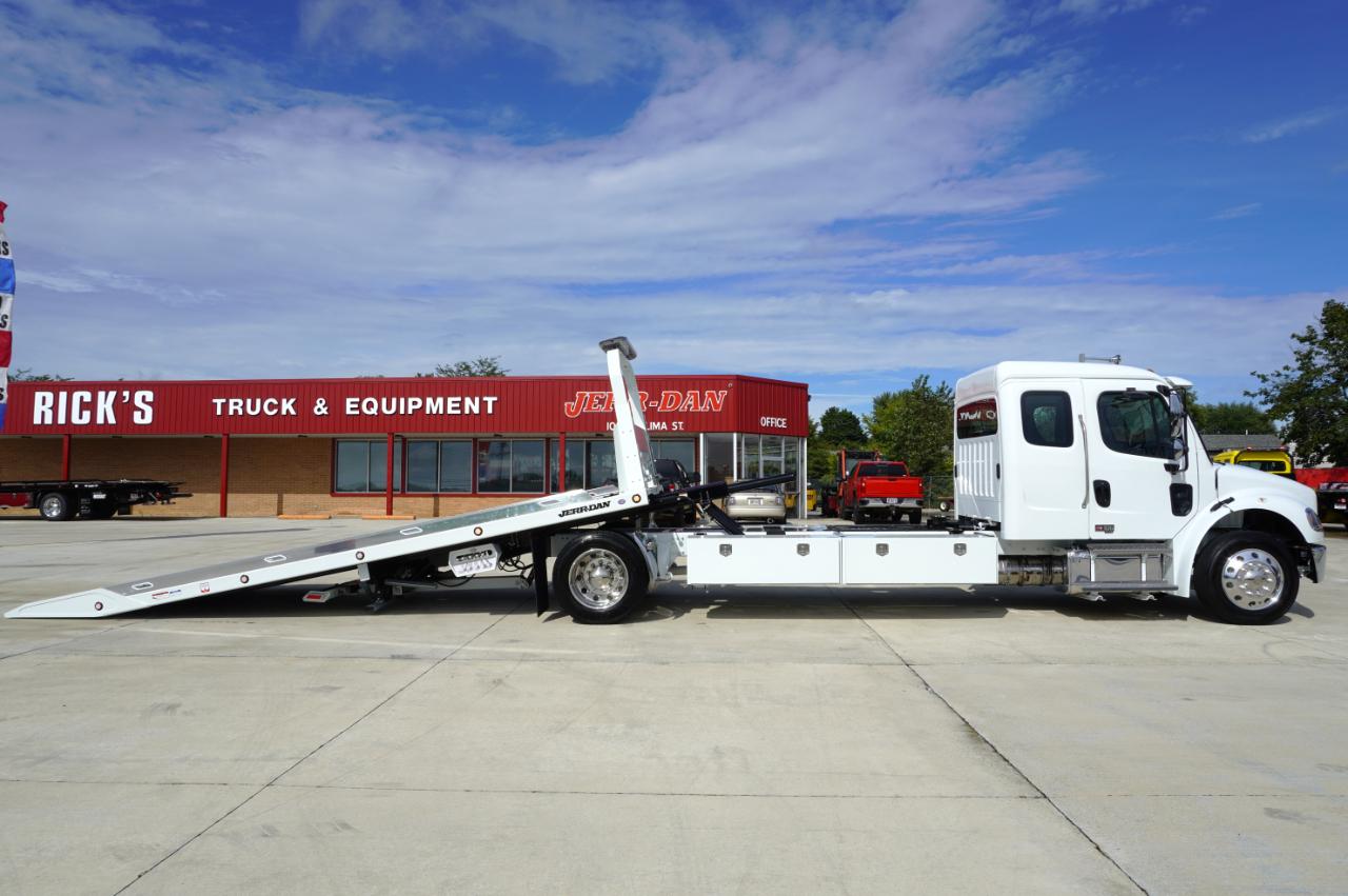 Freightliner M2 106 Plus  2027