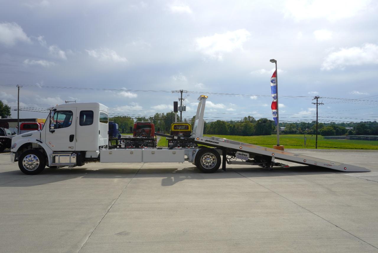 Freightliner M2 106 Plus  2027