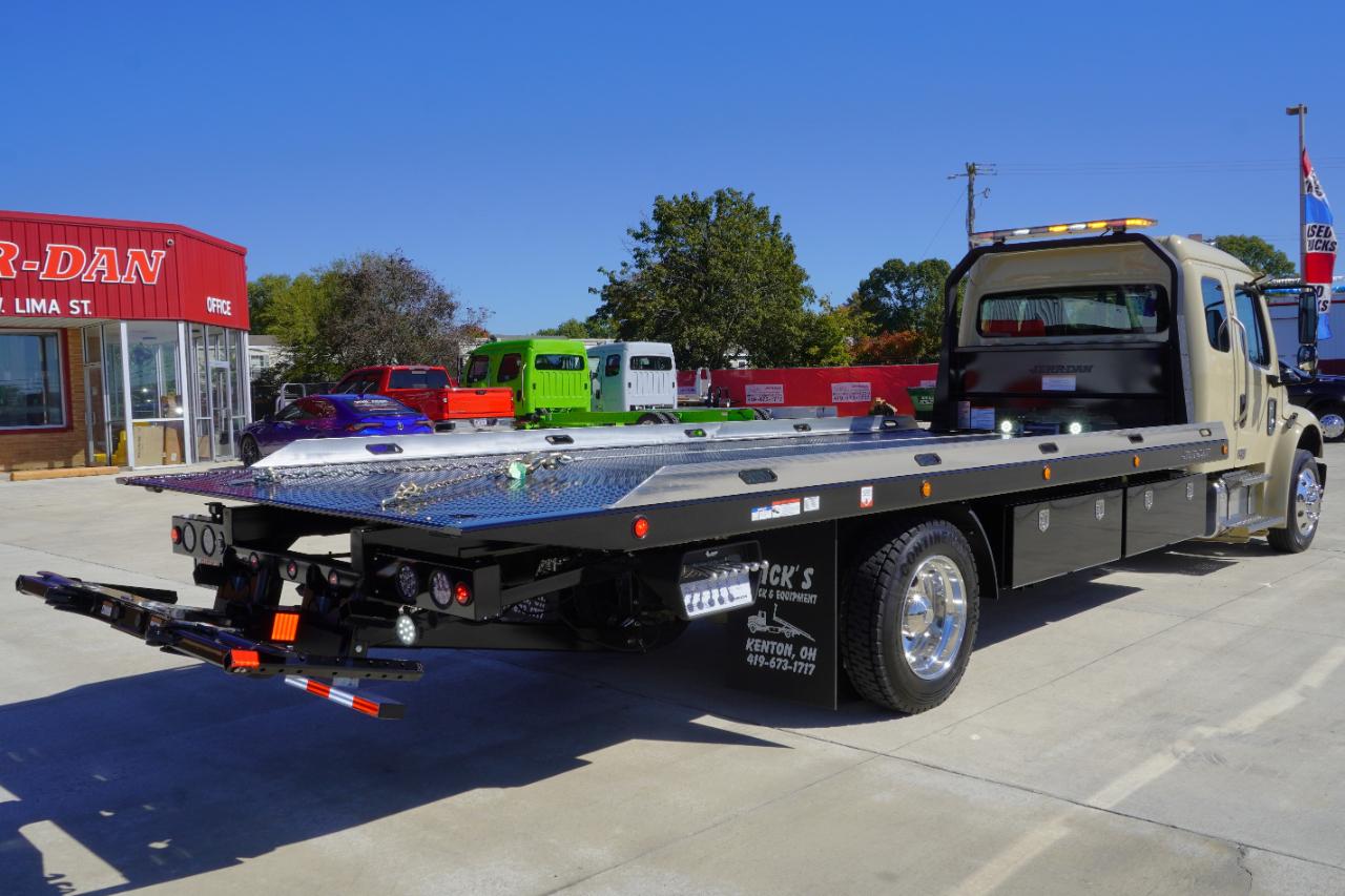Freightliner M2 106 Plus  2027