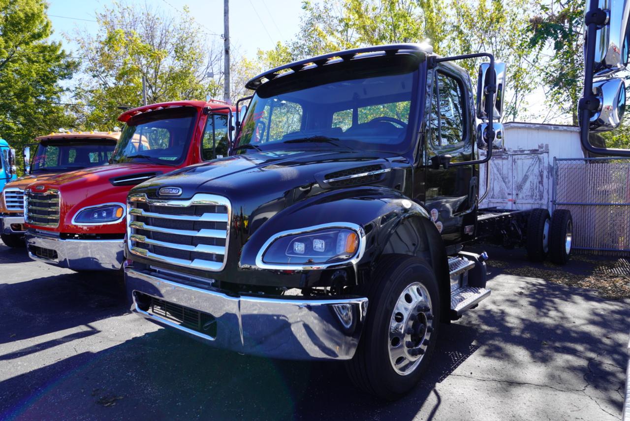 Freightliner M2 106 Plus  2027