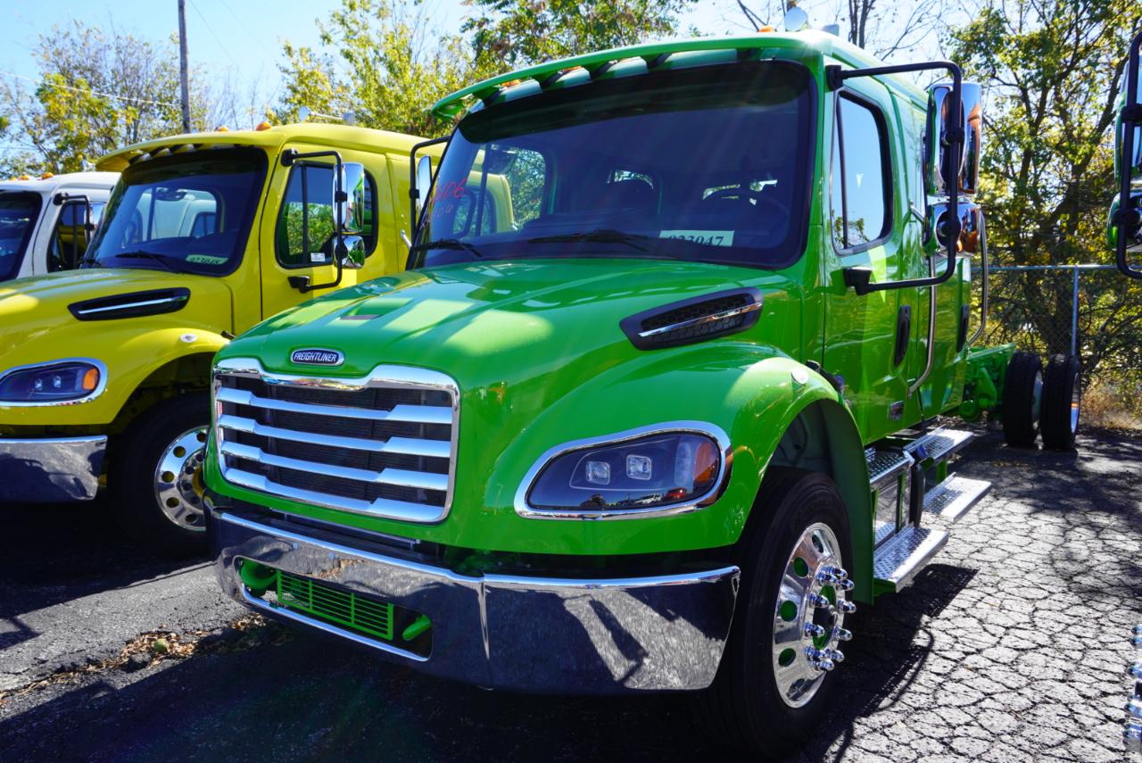 Freightliner M2 106 Plus  2027