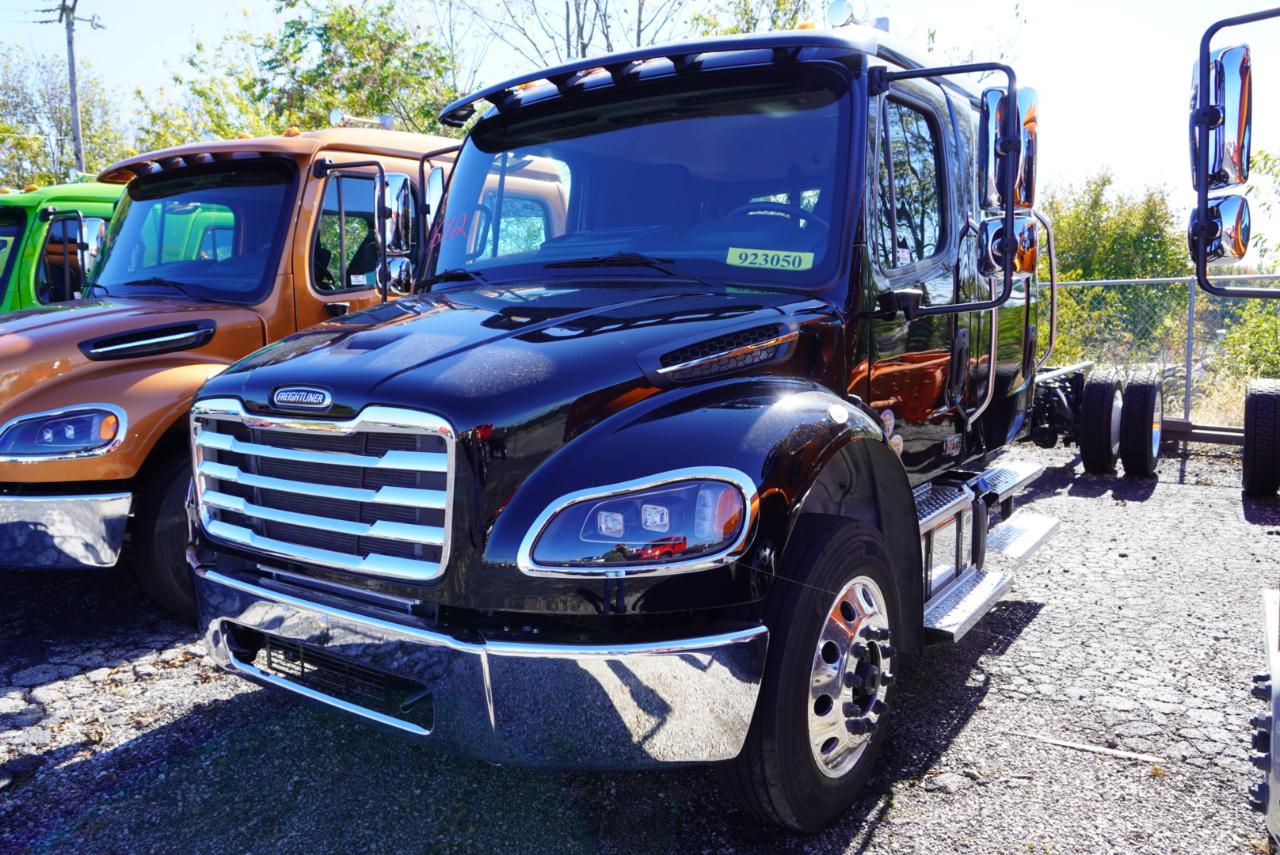 Freightliner M2 106 Plus  2027