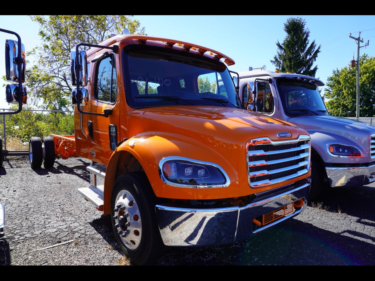 Freightliner M2 106 Plus  2027