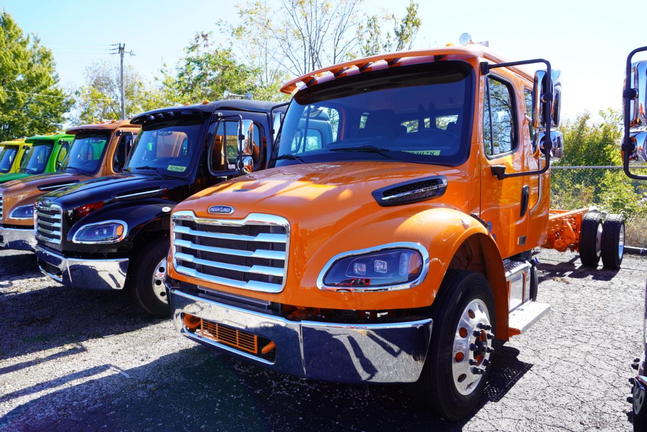 Freightliner M2 106 Plus  2027
