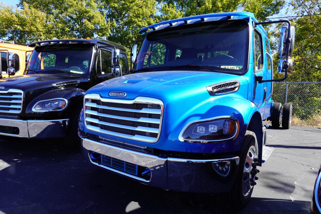 Freightliner M2 106 Plus  2027